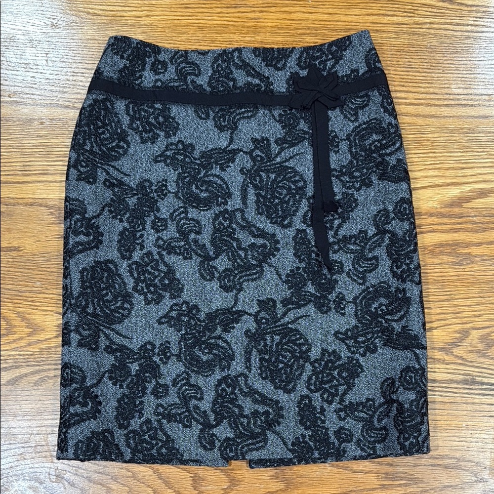 Ann Taylor Petite Elegant Black Lace Skirt EUC